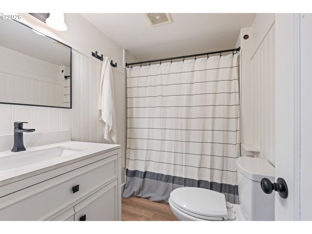 3730 AMBER Ln, Roseburg, OR 97471