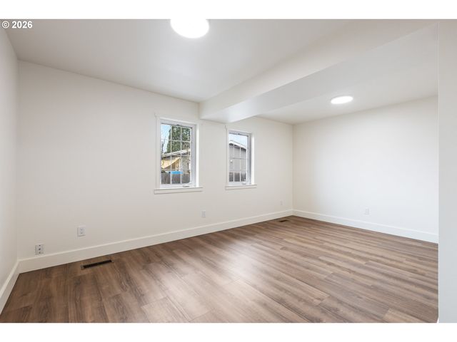 3730 AMBER Ln, Roseburg, OR 97471