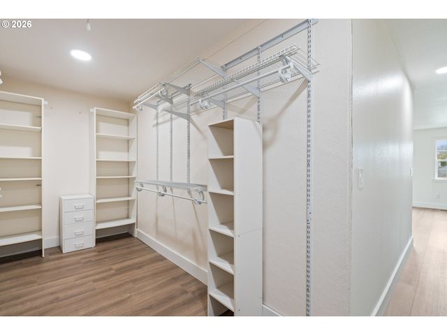 3730 AMBER Ln, Roseburg, OR 97471