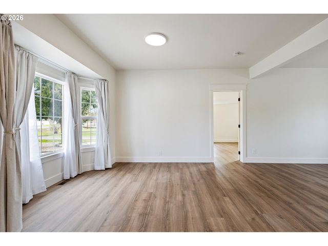 3730 AMBER Ln, Roseburg, OR 97471