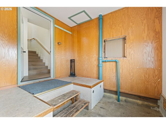 3730 AMBER Ln, Roseburg, OR 97471