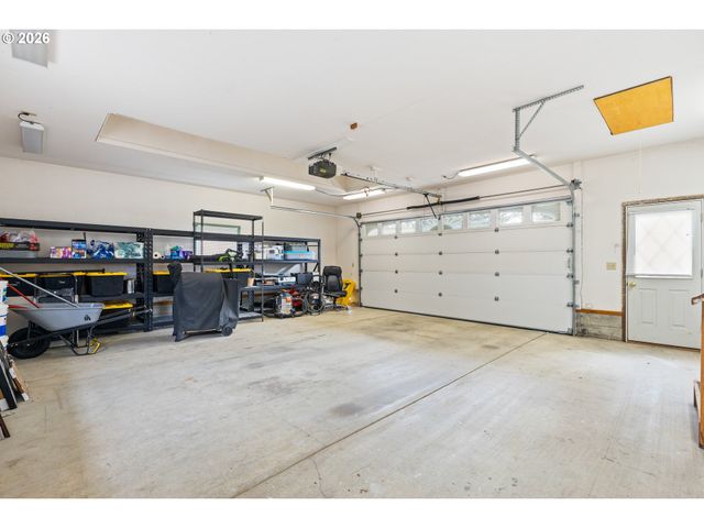 3730 AMBER Ln, Roseburg, OR 97471