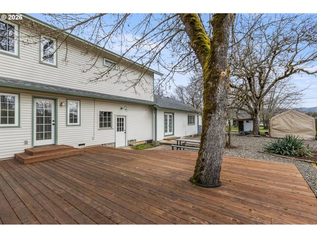 3730 AMBER Ln, Roseburg, OR 97471