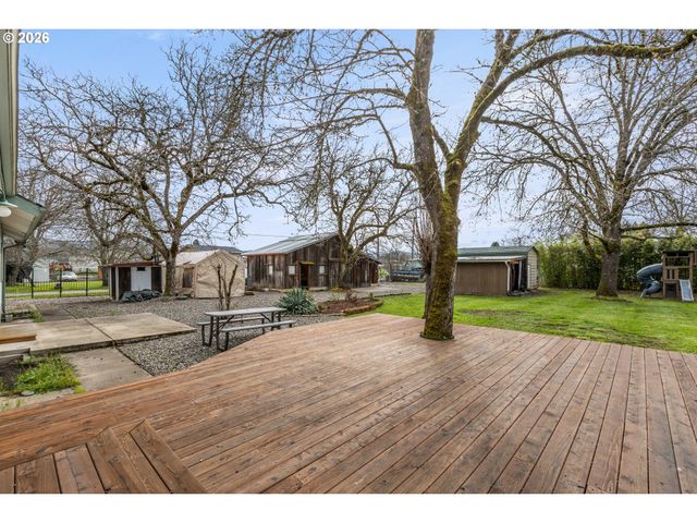 3730 AMBER Ln, Roseburg, OR 97471