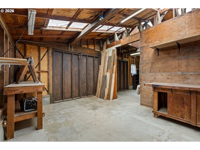 3730 AMBER Ln, Roseburg, OR 97471