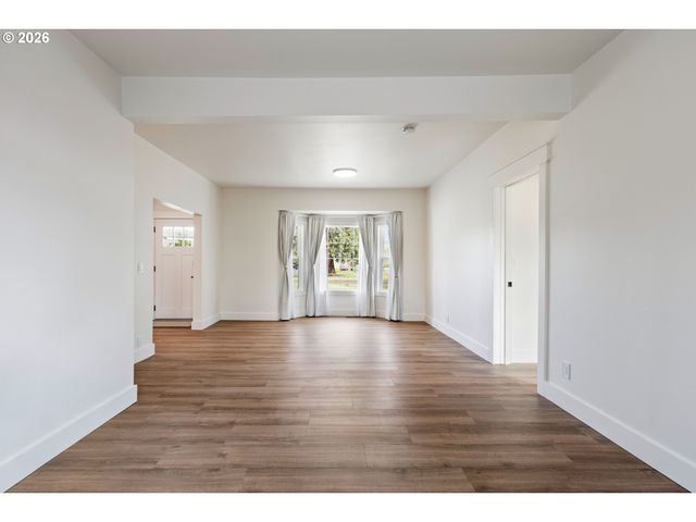 3730 AMBER Ln, Roseburg, OR 97471