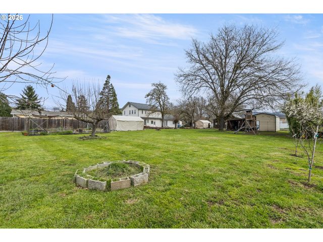 3730 AMBER Ln, Roseburg, OR 97471