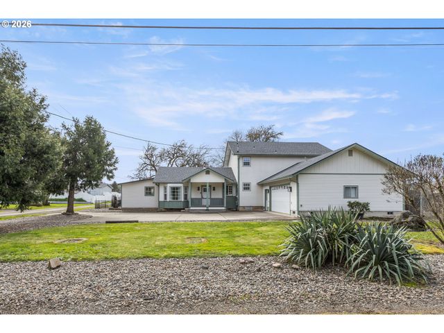 3730 AMBER Ln, Roseburg, OR 97471