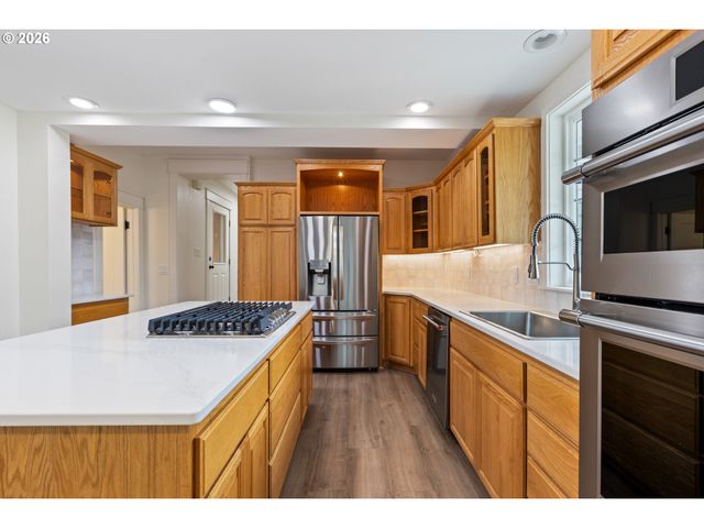 3730 AMBER Ln, Roseburg, OR 97471