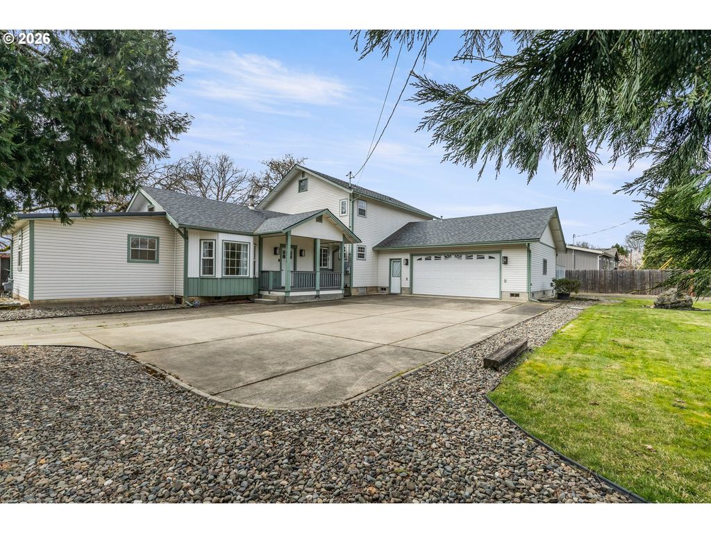 3730 AMBER Ln, Roseburg, OR 97471