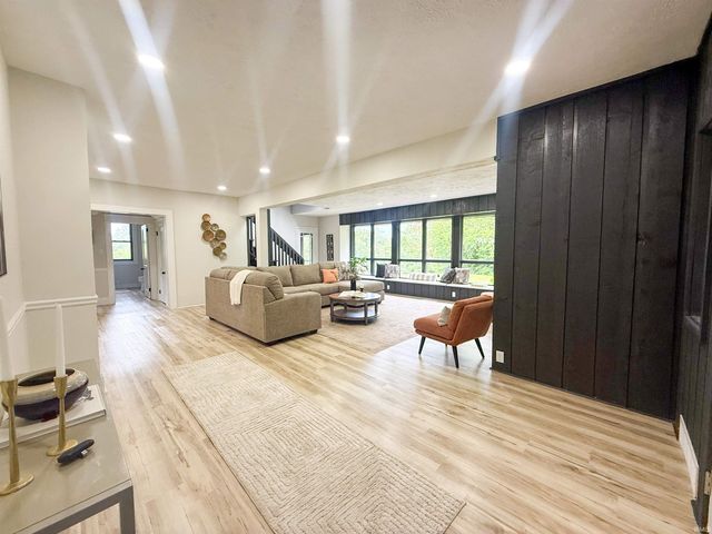 2304 Byerly Court, Mishawaka, IN 46544