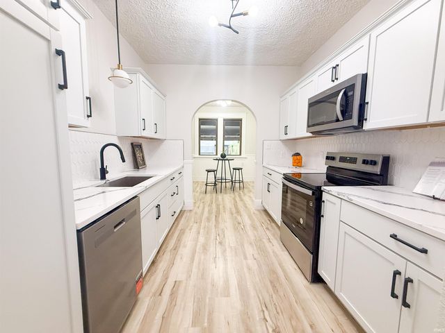 2304 Byerly Court, Mishawaka, IN 46544