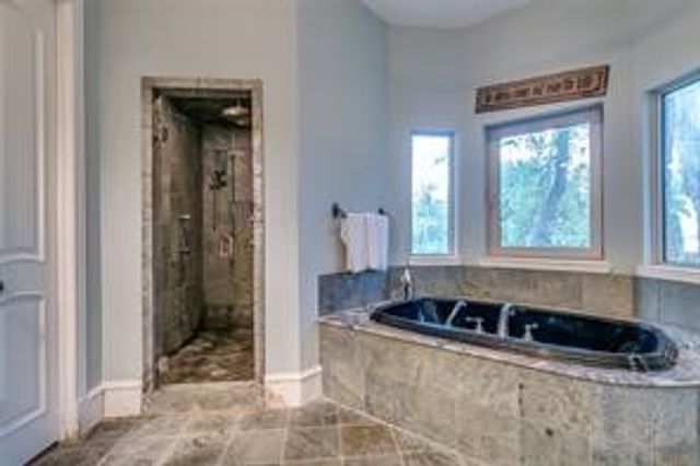 1237 Overlook Court, Whitney, TX 76692