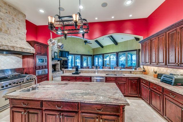 1237 Overlook Court, Whitney, TX 76692