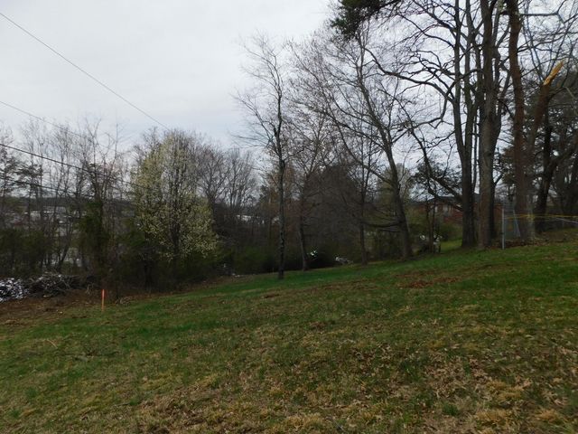 1634 Senator Lane, London, KY 40741