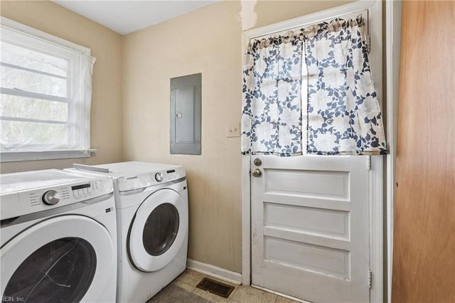 594 Taliaferro RD, Yorktown, VA 23690