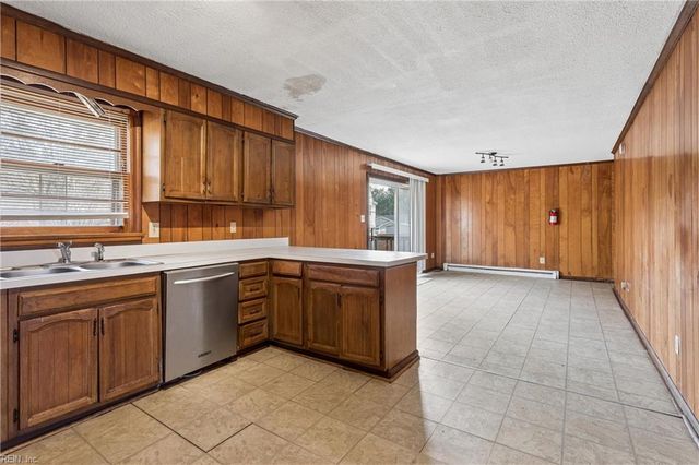 594 Taliaferro RD, Yorktown, VA 23690