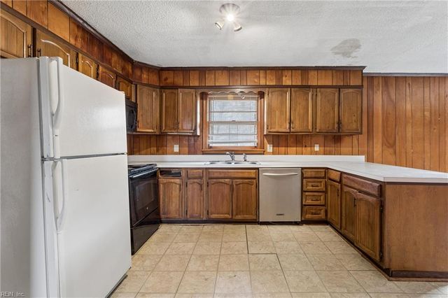 594 Taliaferro RD, Yorktown, VA 23690