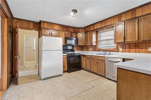 594 Taliaferro RD, Yorktown, VA 23690