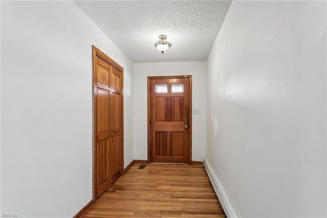 594 Taliaferro RD, Yorktown, VA 23690