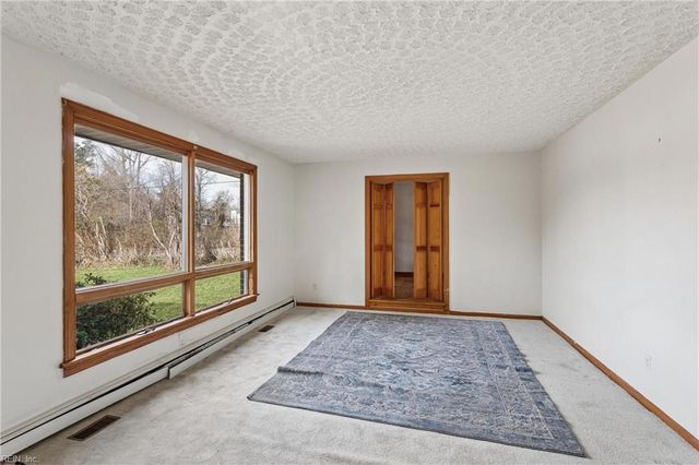 594 Taliaferro RD, Yorktown, VA 23690