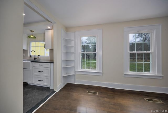 30 Myrtle Avenue, Pine Plains, NY 12567