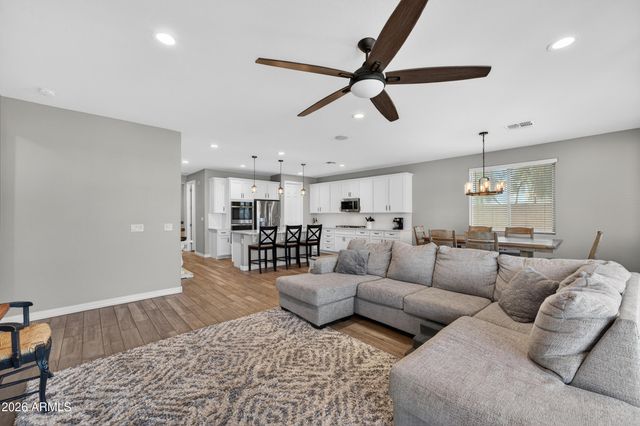 450 E ZION Place, Chandler, AZ 85249