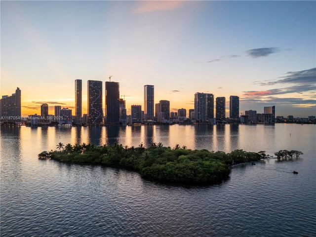 700 NE 24TH ST 4102, Miami, FL 33137