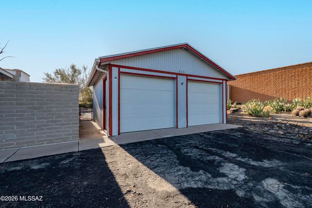 6731 N Sesame Lane, Tucson, AZ 85704