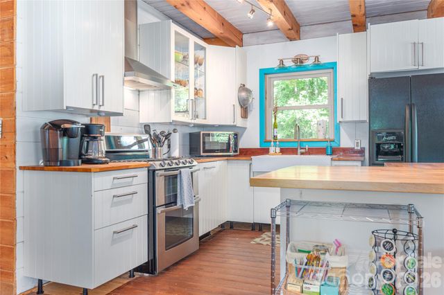 40 Shook Cove Road, Leicester, NC 28748