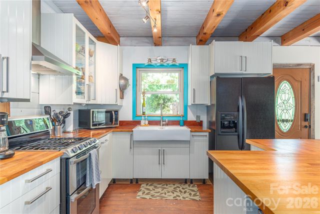 40 Shook Cove Road, Leicester, NC 28748