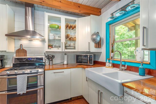 40 Shook Cove Road, Leicester, NC 28748