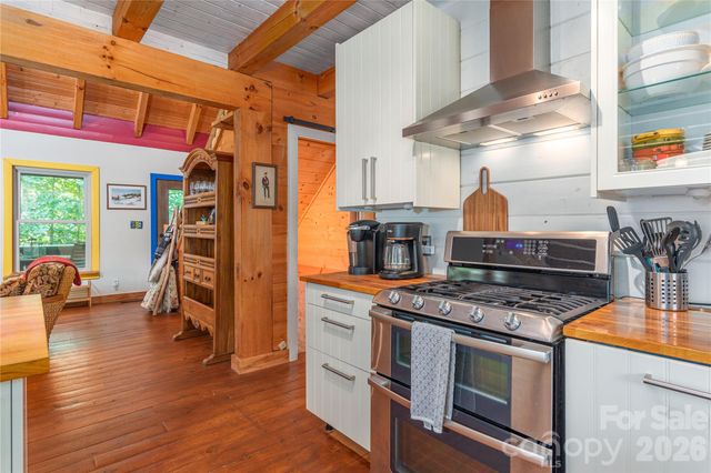 40 Shook Cove Road, Leicester, NC 28748