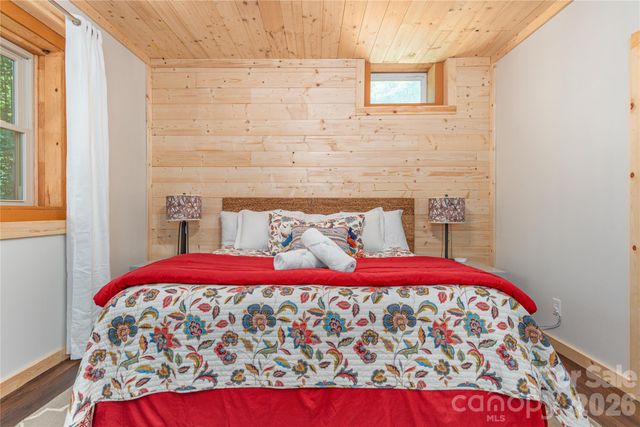 40 Shook Cove Road, Leicester, NC 28748