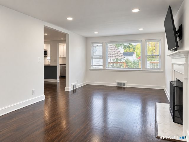 150 Thomaston Street, Hartford, CT 06112
