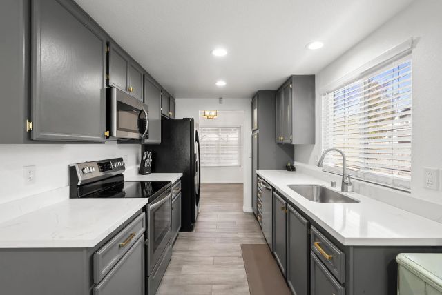 5016 Tiselle Way, San Diego, CA 92105