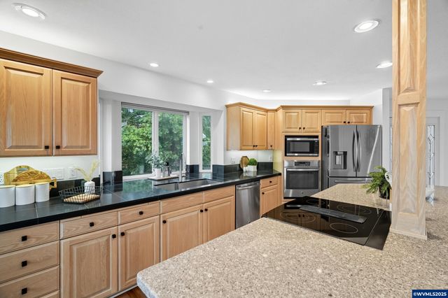 2557 Bandon Ct NW, Salem, OR 97304