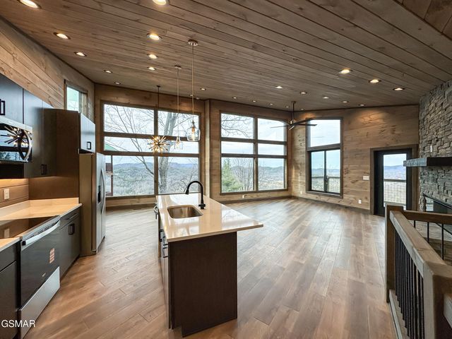 3201 Grouse Ridge Lane, Sevierville, TN 37862