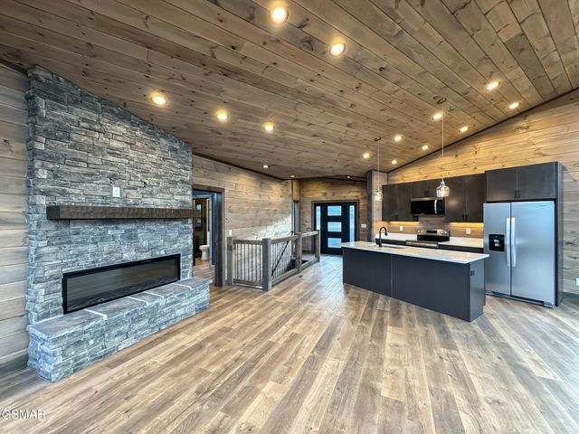 3201 Grouse Ridge Lane, Sevierville, TN 37862