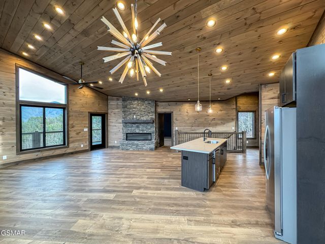 3201 Grouse Ridge Lane, Sevierville, TN 37862