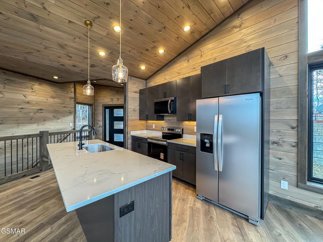 3201 Grouse Ridge Lane, Sevierville, TN 37862