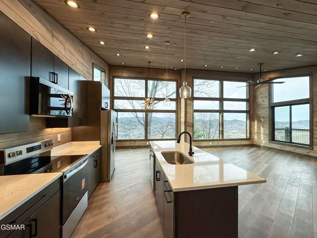 3201 Grouse Ridge Lane, Sevierville, TN 37862