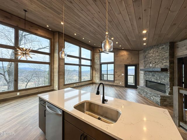 3201 Grouse Ridge Lane, Sevierville, TN 37862