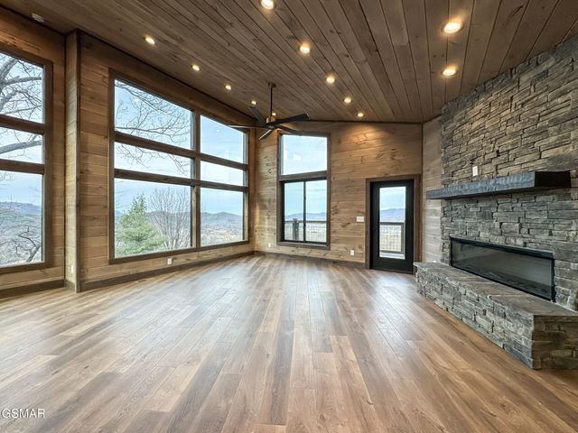 3201 Grouse Ridge Lane, Sevierville, TN 37862