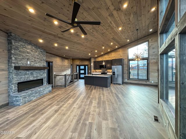 3201 Grouse Ridge Lane, Sevierville, TN 37862