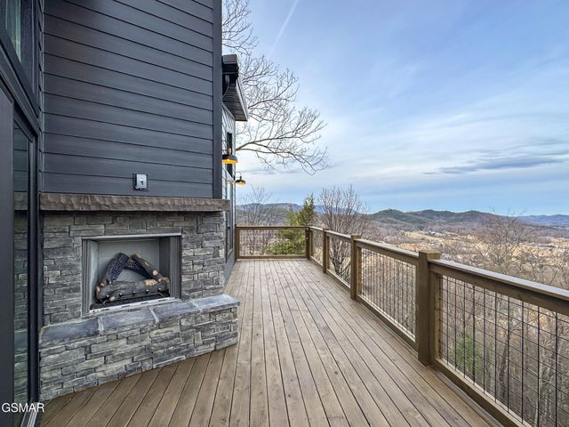 3201 Grouse Ridge Lane, Sevierville, TN 37862