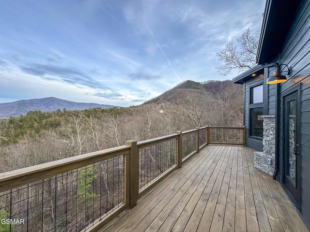 3201 Grouse Ridge Lane, Sevierville, TN 37862