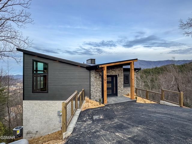 3201 Grouse Ridge Lane, Sevierville, TN 37862