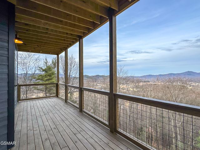 3201 Grouse Ridge Lane, Sevierville, TN 37862