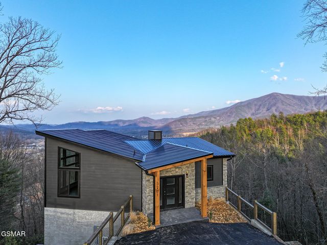 3201 Grouse Ridge Lane, Sevierville, TN 37862